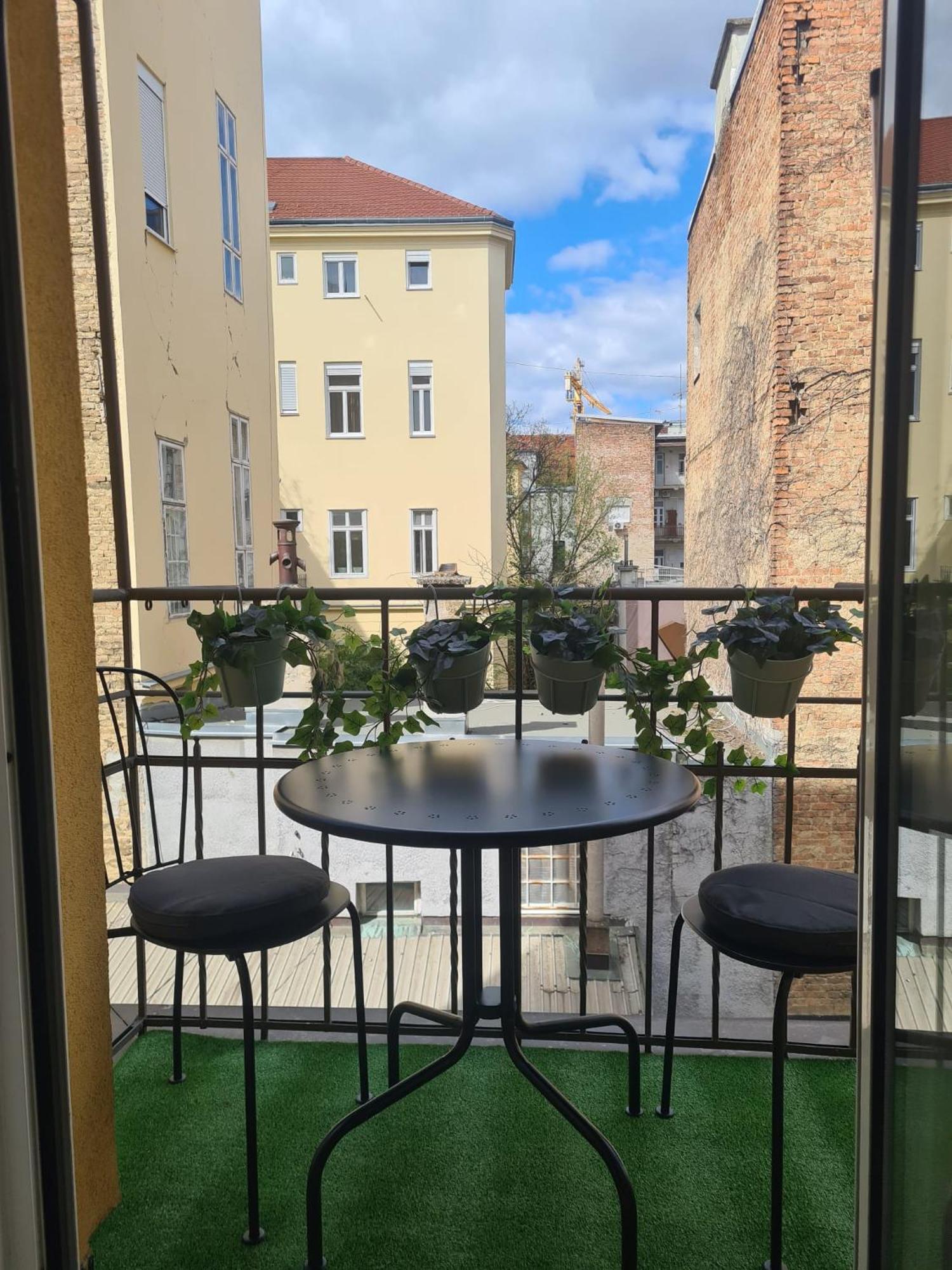 Golden Star Apartment Zagreb Bagian luar foto